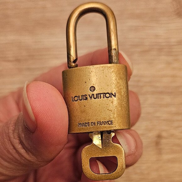 Louis Vuitton Gold Lock & Key - Picture 2 of 4
